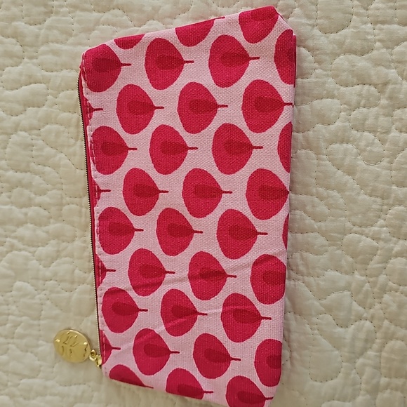 Estée Lauder Cosmetic Pouch and Makeup Samples NWT - Picture 2 of 8